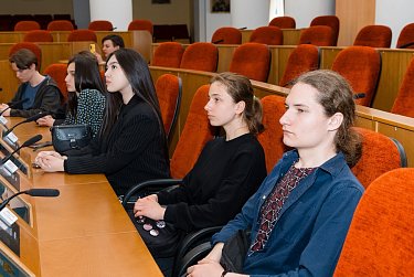 Увлекательный диалог состоялся в стенах Дома Советов